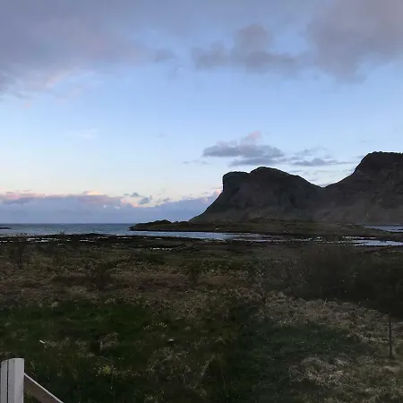 Semesterbostad Resting Place - House With Amazing Sea View And Terrace, Includes A Car Vaeroy